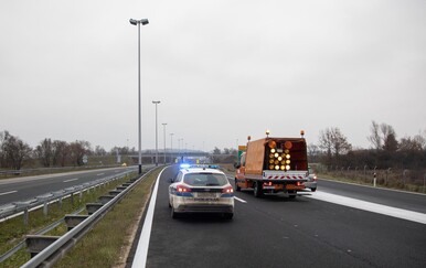 Nesreća na A2: Slovenac obijesnom vožnjom u suprotnom smjeru izazvao frontalni sudar, troje ozlijeđenih