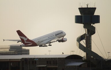 Let Qantasa preusmjeren nakon što je putnik ugrizao člana posade