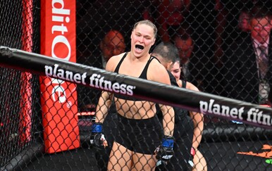 Ronda Rousey podsjetila na stare dana i za 17 sekundi slavila svojom specijalkom