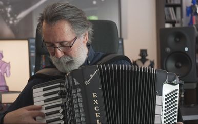 Istra, harmonika i obitelj kao inspiracija: Vodimo vas u dom Elvisa Stanića!