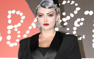 Ella Dvornik privukla sve poglede neobičnim izdanjem na zagrebačkom crvenom tepihu