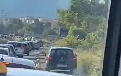 Nadmudrivanje u prometu izazvalo brutalne komentare, pogledajte snimku iz Solina