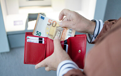 Prosječna neto plaća za ožujak 1.555 eura, realno viša za 2,5 posto