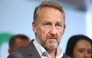 Tvrdnje bivšeg veleposlanika: Izetbegović potajno priželjkuje podjelu BiH