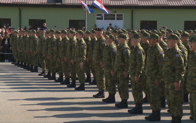 MORH priznao grešku nakon što se majka požalila: "Nećemo se baviti mamama, nego mladićima i djevojkama!"