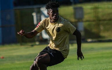 Royal Antwerp dovodi Carlosa Mejiu iz Kustošije