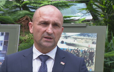 Ministar Ivan Anušić u Belišću sudjelovao na otkrivanju spomen-ploče poginulim pripadnicima Hrvatske vojske i policije
