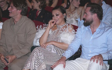 Nina Badrić, Matija Cvek i Jakov Jozinović zajedno na dodjeli nagrada u Beogradu