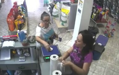 Brazil su stigla takva vremena da su građanima novčanice počele otimati i ptice (FOTO: YouTube/Screenshot)