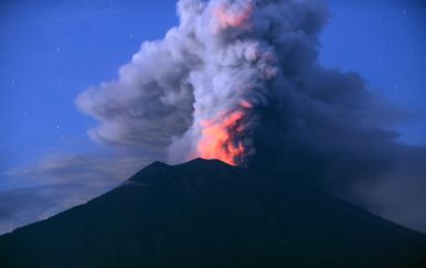 Vulkan na Baliju (Foto: AFP)