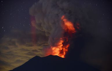 Vulkan Agung na Baliju (Foto: AFP)
