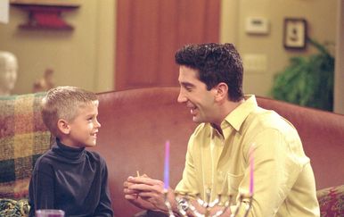 Cole Sprouse i David Schwimmer (Foto: Profimedia)