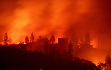 Požar u Kalirofniji (Foto: AFP)