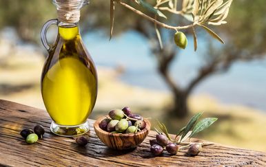 Blagdani "ante portas": Što pokloniti onome koji ima sve, a voli fine zalogaj