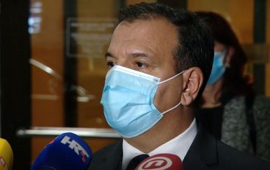 Vili Beroš, ministar zdravstva