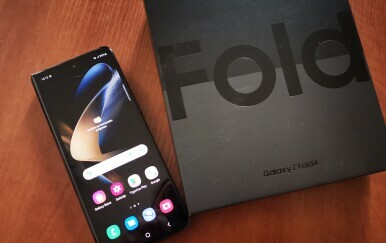 Samsung Galaxy Z Fold4 - 3