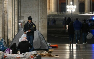 Beskućnici na Trgu svetog Petra