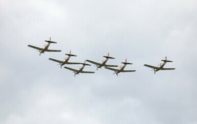Avioni akrobatske skupine Krila Oluje