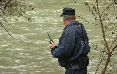 Policija kod rijeke Kupe - 2