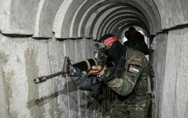 Palestinski borci u tunelu ispod Gaze