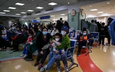 Kineske bolnice pod pritiskom zbog vala oboljele djece - 1