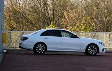 Automobil djelatnika OŠ Ivanja Reka punio se na školsku struju - 1