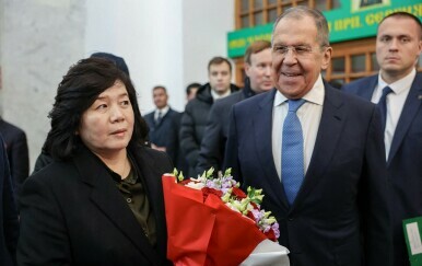 Choe Son Hui i Sergej Lavrov