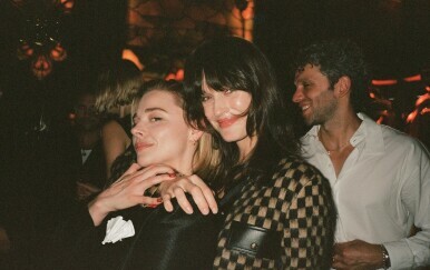 Chloë Grace Moretz i Kate Harrison - 8