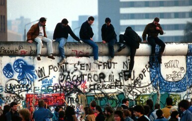 Nije ispaljen niti jedan metak: Noć kada je pao Berlinski zid