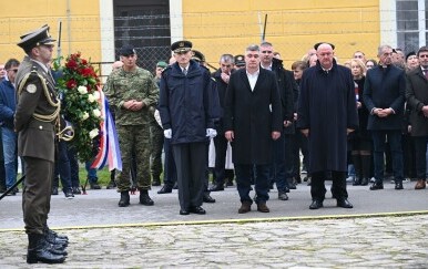 Zoran Milanović s gardijskom brigadom Vukovi - 2