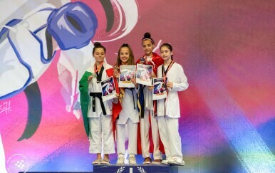 Petra Uglešić iz Marjan TaekwondoKlub i Jelena Iljazović iz Taekwondo Klub Monter Hrvatskoj donijele nova dva zlata!