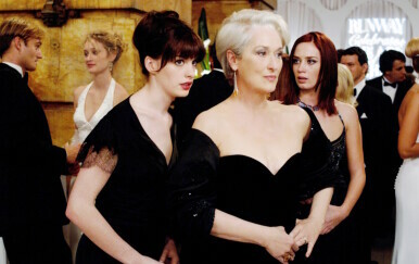 Andy (Anne Hathaway), Miranda (Meryl Streep) i Emily (Emily Blunt)