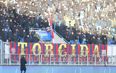 Torcida na Opus Areni