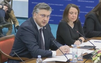 Andrej Plenković, Irena Hrstić