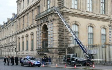 Muzej Louvre u Parizu