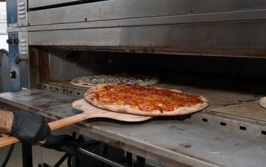 Pizzeria iz Sv. Ivana Zeline demantirala povezanost s Igorom Pajačem, zahvalili navijačima Hajduka na reklami