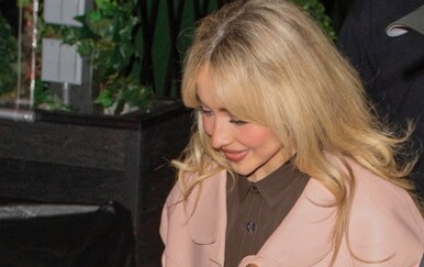 Sabrina Carpenter ponovno je izazvala pažnju javnosti odjevnom kombinacijom u New Yorku
