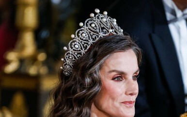 Kraljica Letizia u raskošnoj plavoj haljini