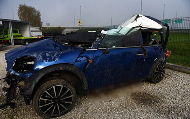 Osobni automobil u kojem su stradali mladići - 4