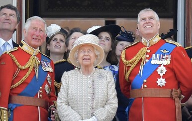 Princ Andrew palaču pretvorio u vlastitu palaču užitaka: "Dovodio je prostituke, znala je i kraljica"