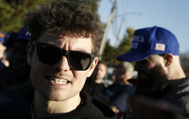 Tko je Nick Fuentes, krajnje desni influencer koji je posvađao Trumpov pokret?