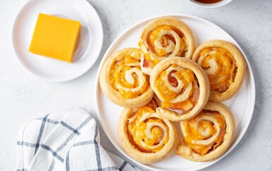 Slani puž od sira i špeka recept