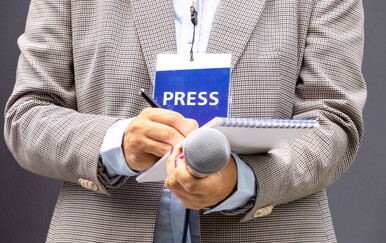 Novinarka, ilustracija