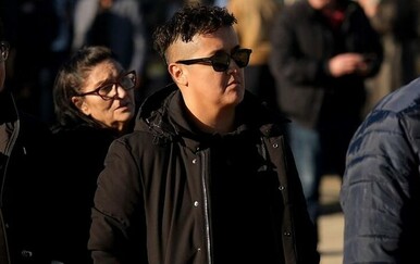 Marija Šerifović na posljednjem ispraćaju oca Rajka