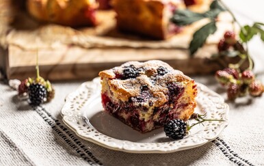 Biskvitni kolači na jednom mjestu