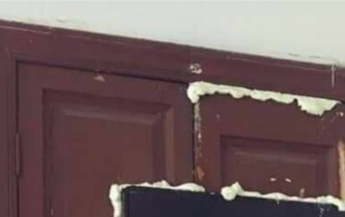 Mogu se i ovako ugraditi nova vrata! Majstori na aparatima