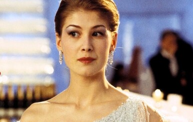 Rosamund Pike u filmu ''James Bond''