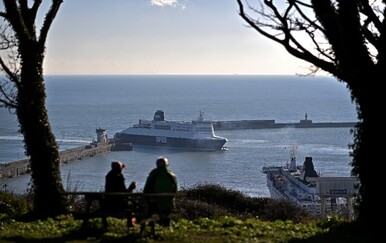 Na trajektu greškom pušten pornografski film