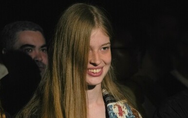 Vivian Wilson mamila poglede na modnoj reviji u Los Angelesu