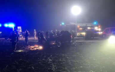Stravični prizori u Podravini! Auto završio na krovu, vatrogasci izvlačili ljude